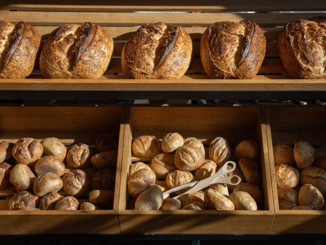 Choisir une boulangerie artisanale à Annecy : guide pratique