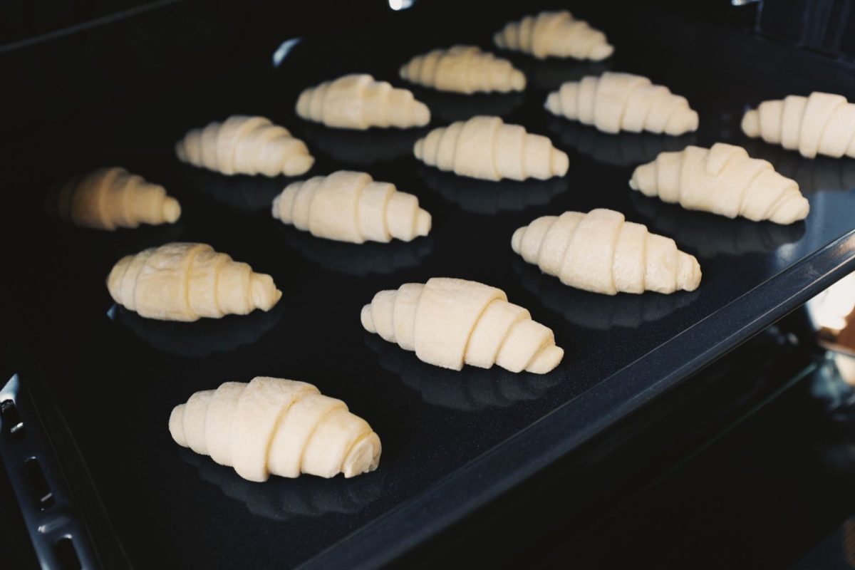 Gestes essentiels pour réussir le feuilletage des croissants